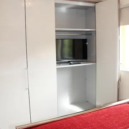 Centre Town House With Riverside Views And Free Parking 1bak *