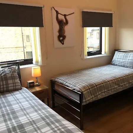 Holiday home Centre Town House With Riverside Views And Free Parking 1bak
