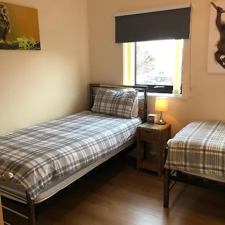 Centre Town House With Riverside Views And Free Parking 1bak Holiday home *